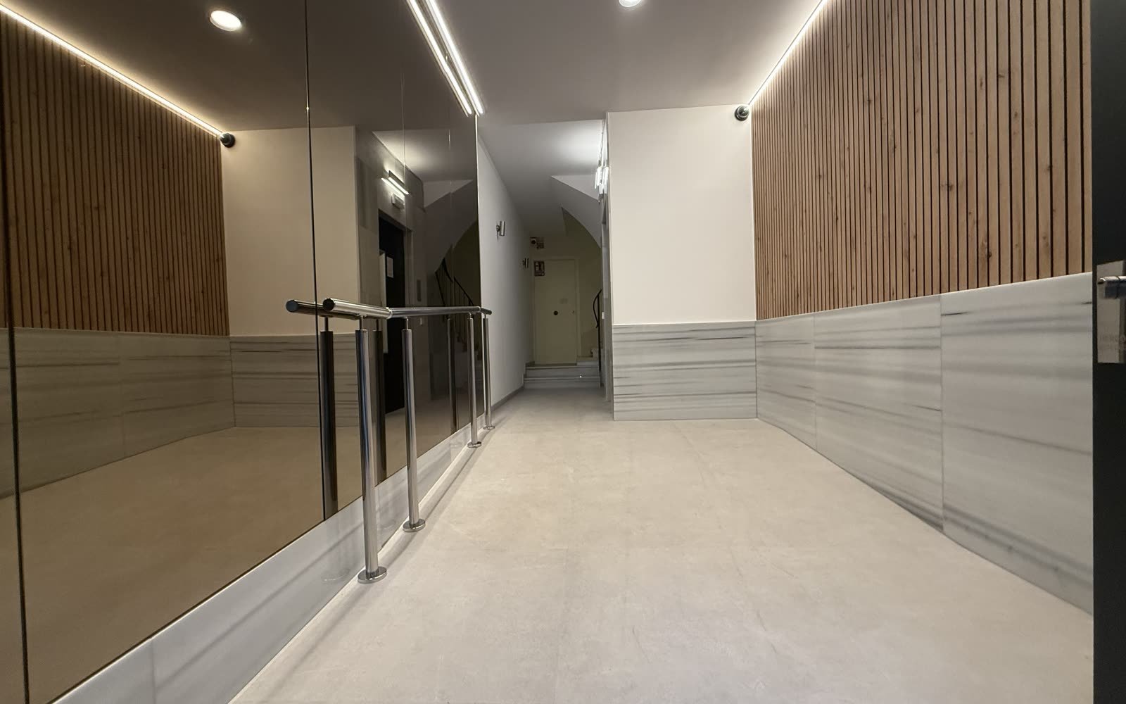 Lobby and common area renovation in Barcelona