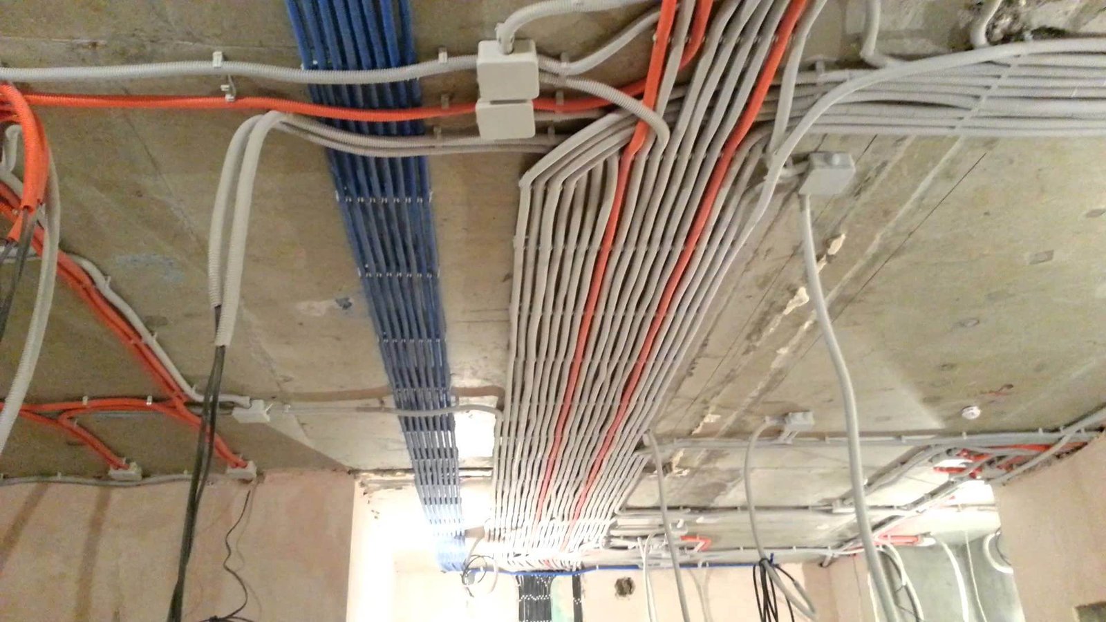 Electrical installation under renovation